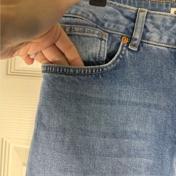 ASOS High Waisted Medium Wash Cropped Mom Jeans Size 28 / 6 - Picture 6 of 8